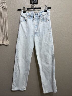 Levi's Ribcage Straight Ankle Jeans Size 24 high rise light wash